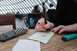 フリーランスライター　年収　専門的な記事やインタビュー記事